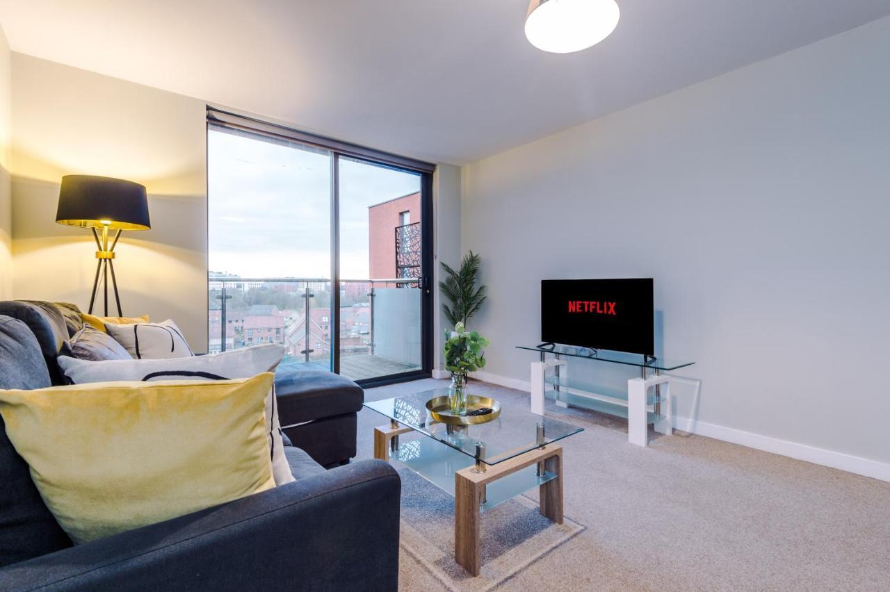 Apartment Spacious 2 Bedroom Flat With Balcony & River Views Manchester