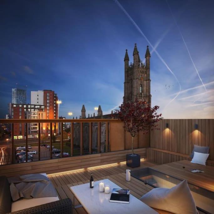 Apartment Luxury New Built Split-level Flat With Rooftop Gardens Access Manchester