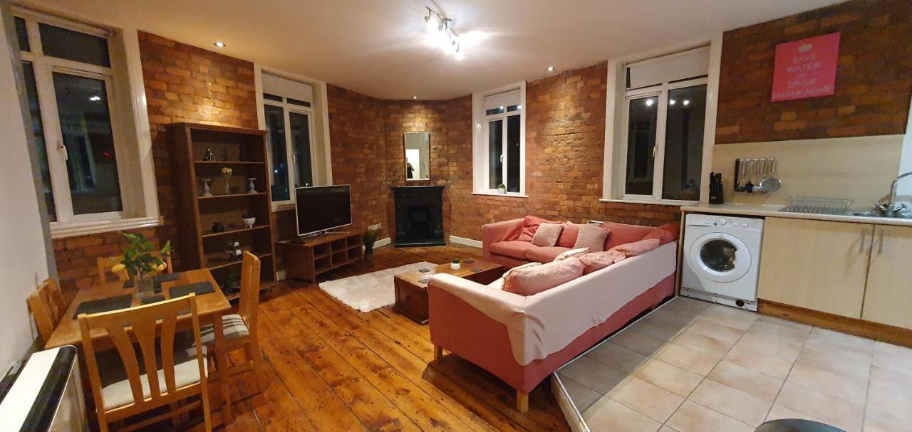 Appartement Delightful Period Conversion