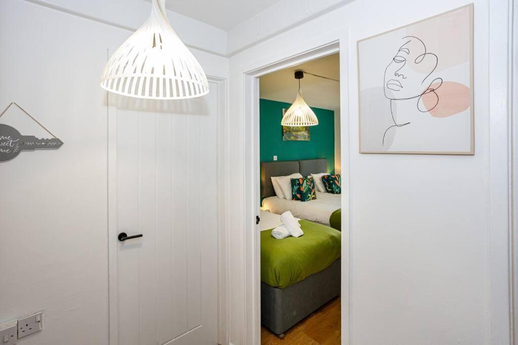 *new*quiet Apt 13min To Ao Arena,free Parking Apartment