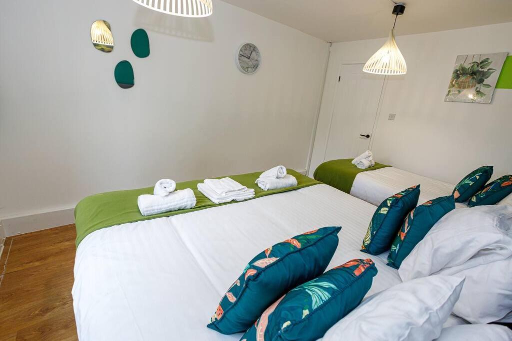 *new*quiet Apt 13min To Ao Arena,free Parking