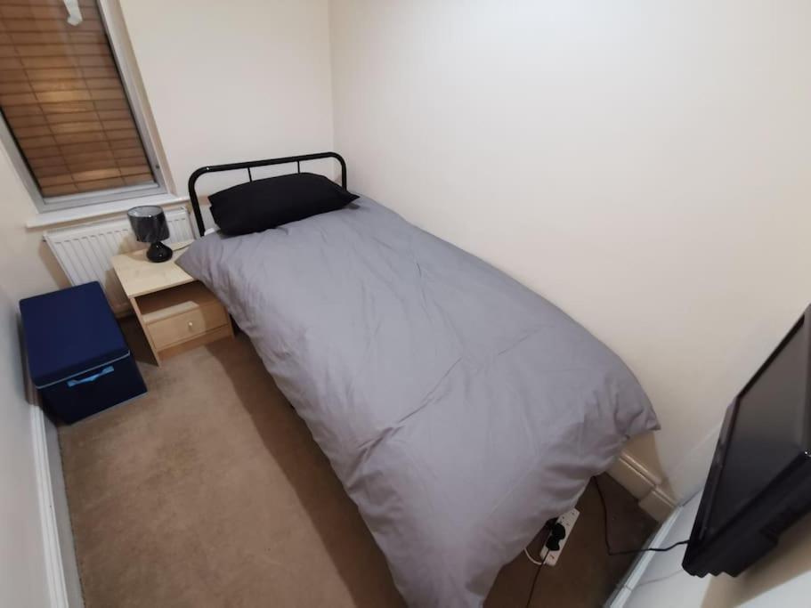 Holiday home Old Trafford City Centre Events 4 Bedrooms 6 Sleeps 3 - 8 *