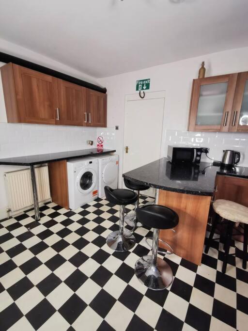 Old Trafford City Centre Events 4 Bedrooms 6 Sleeps 3 - 8 Manchester