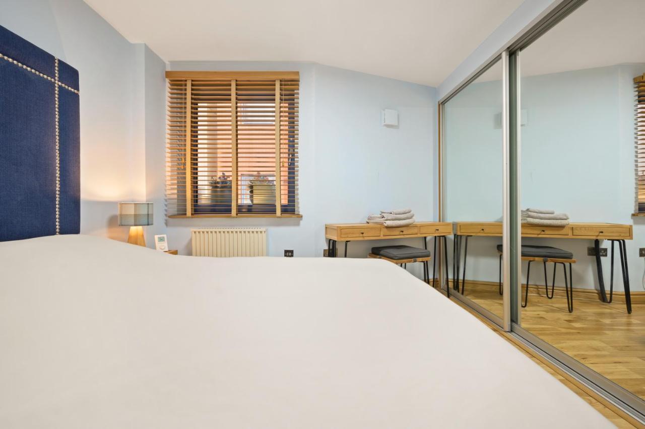 Lovely 2 Double Bedroom Flat With Patio
