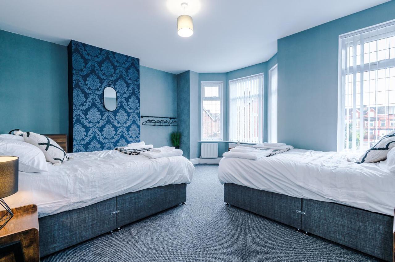 Vakantiehuis 3 Bed Property, Upto 8 Guests Near Centre