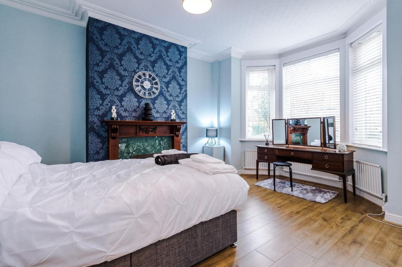 Vakantiehuis 3 Bed Property, Upto 8 Guests Near Centre Manchester