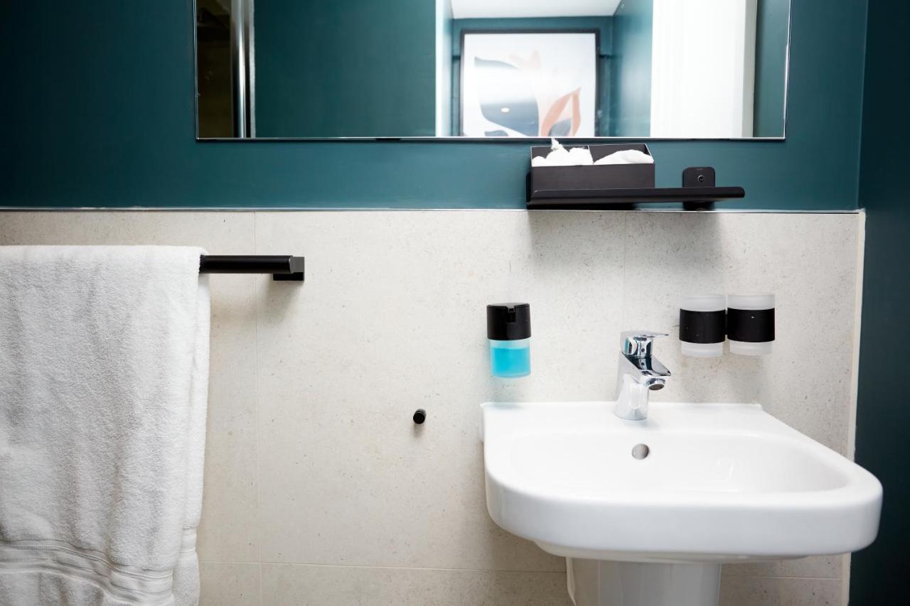 Apartment Luxury New Built Split-level Flat With Rooftop Gardens Access Manchester
