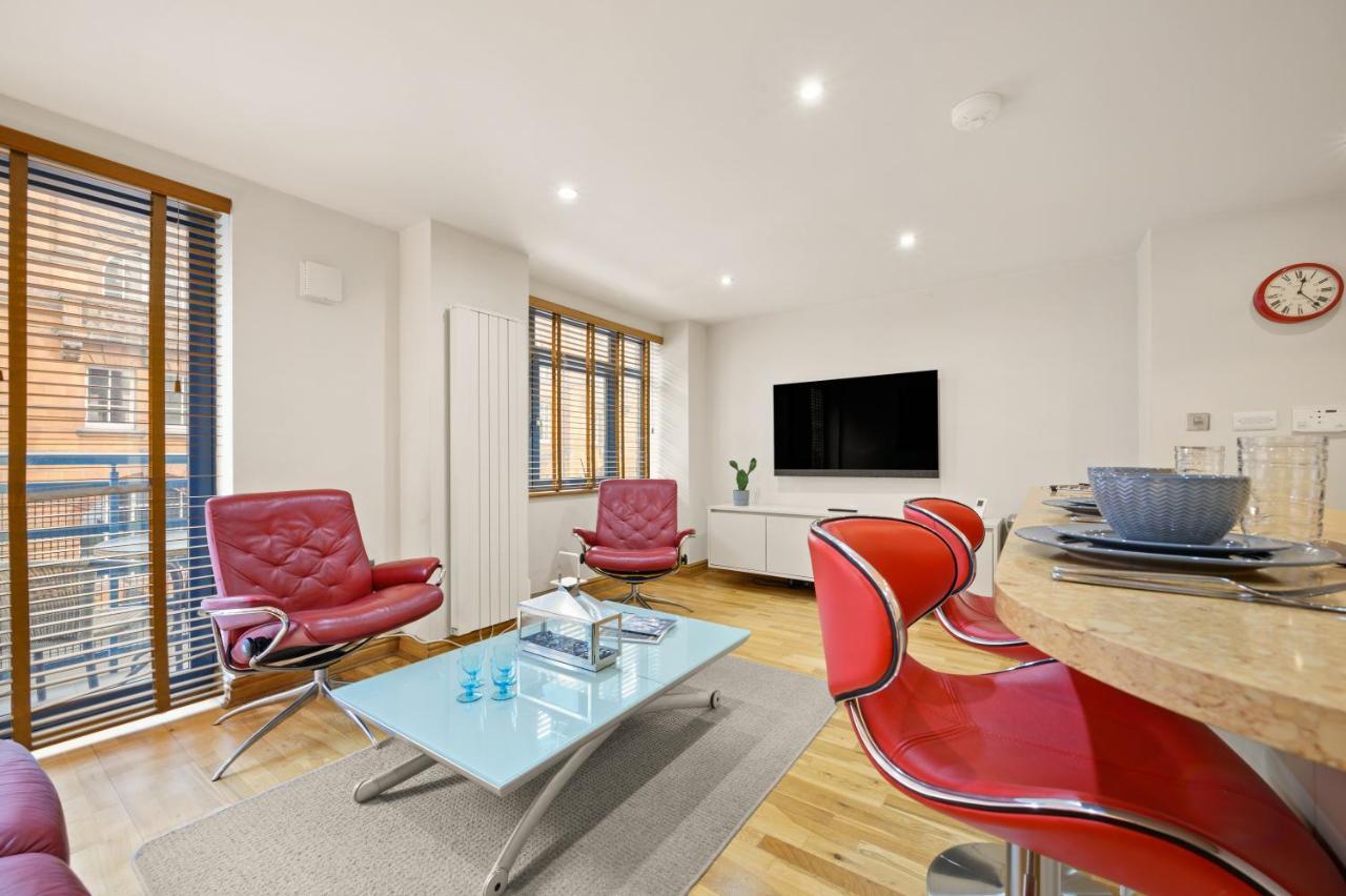 Lovely 2 Double Bedroom Flat With Patio