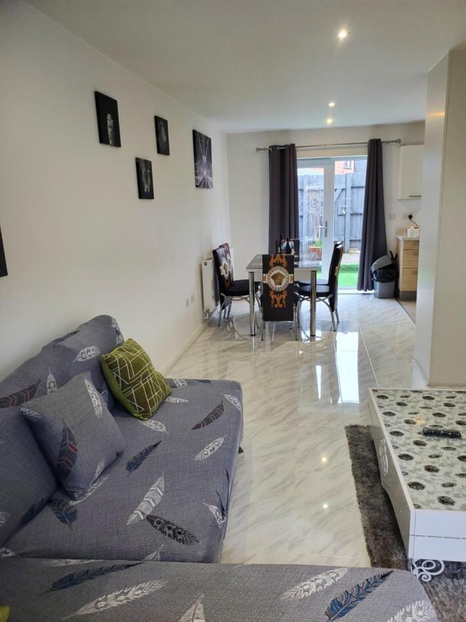 Beautiful & Elegant 2 Bed House * Manchester