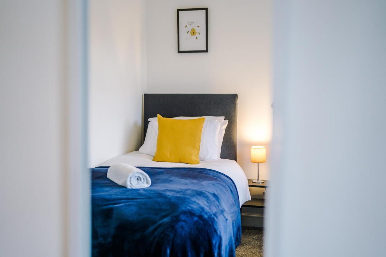 Half Mile To Etihad Stadium & Coop Arena, Free Parking, 6 Ppl *