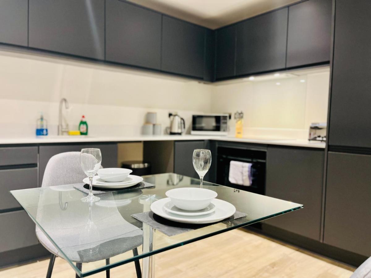 Brand New Modern 1 Bed Near Old Trafford Stadium * Manchester