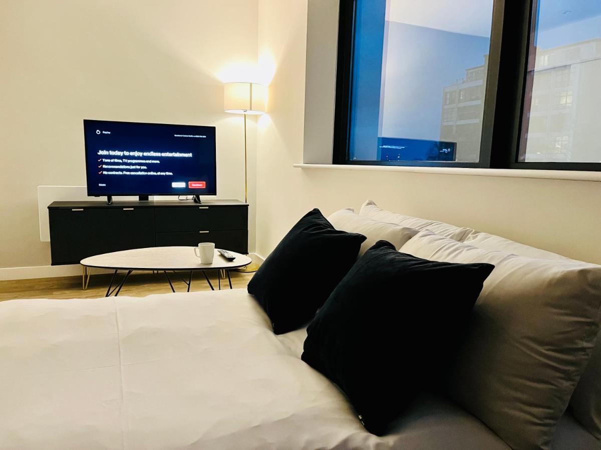 Brand New Modern 1 Bed Near Old Trafford Stadium Manchester