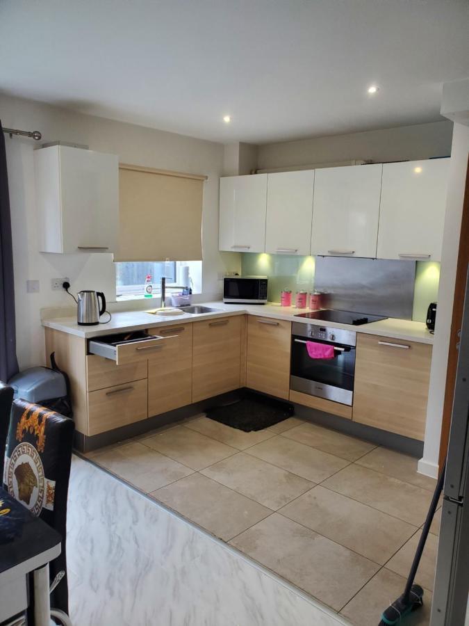 Beautiful & Elegant 2 Bed House Apartment *