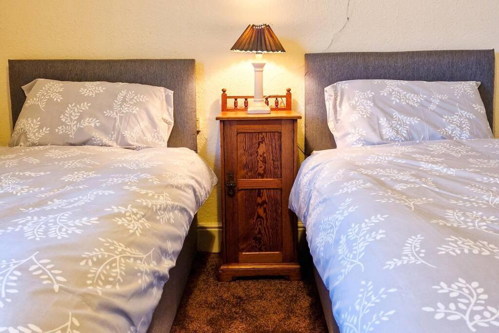 Tallis House, Sleeps 5, Near Centre, Free Parking, Long Or Short - By Nmb Holiday home Manchester