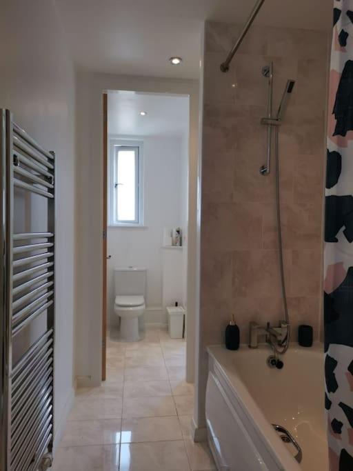 Dellehomes- Free Parking, Wfh, Family-friendly Apartment *