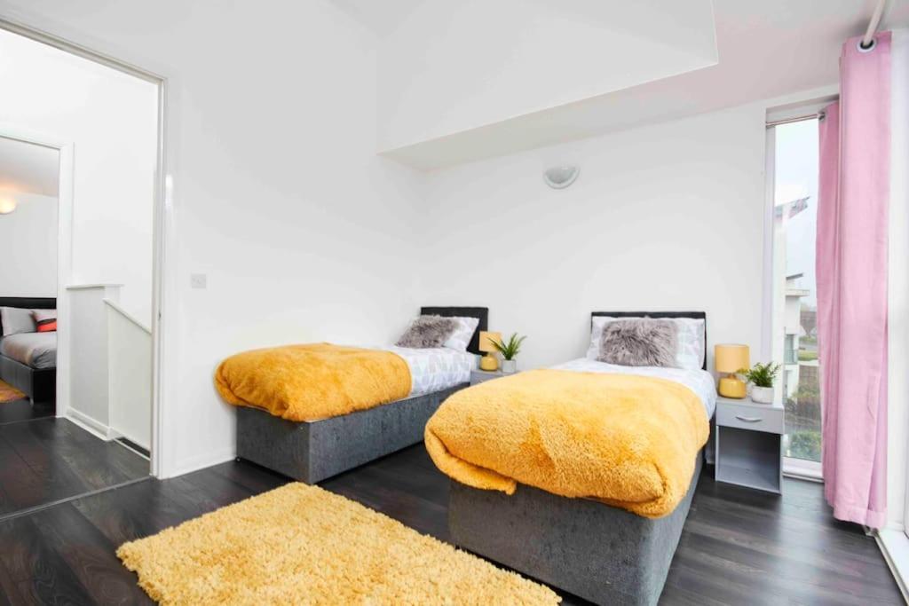 Dellehomes- Free Parking, Wfh, Family-friendly Apartment Manchester