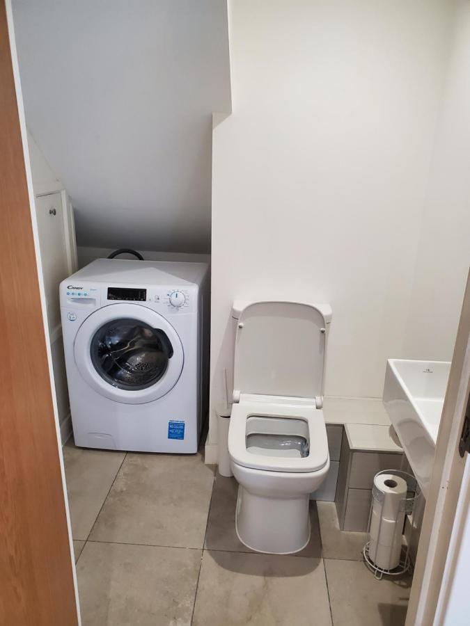 Beautiful & Elegant 2 Bed House Manchester