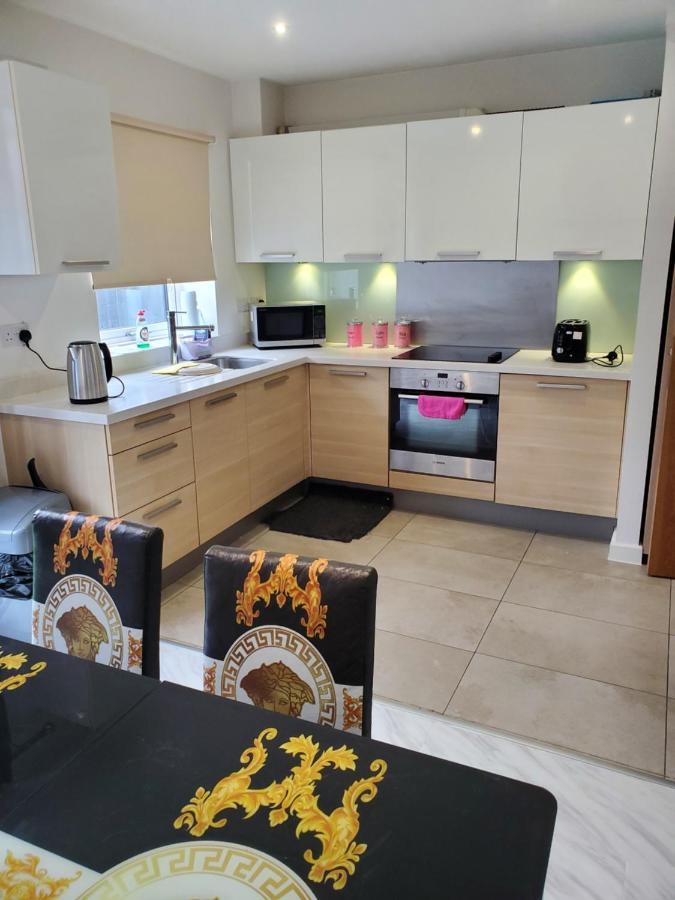 Beautiful & Elegant 2 Bed House * Manchester