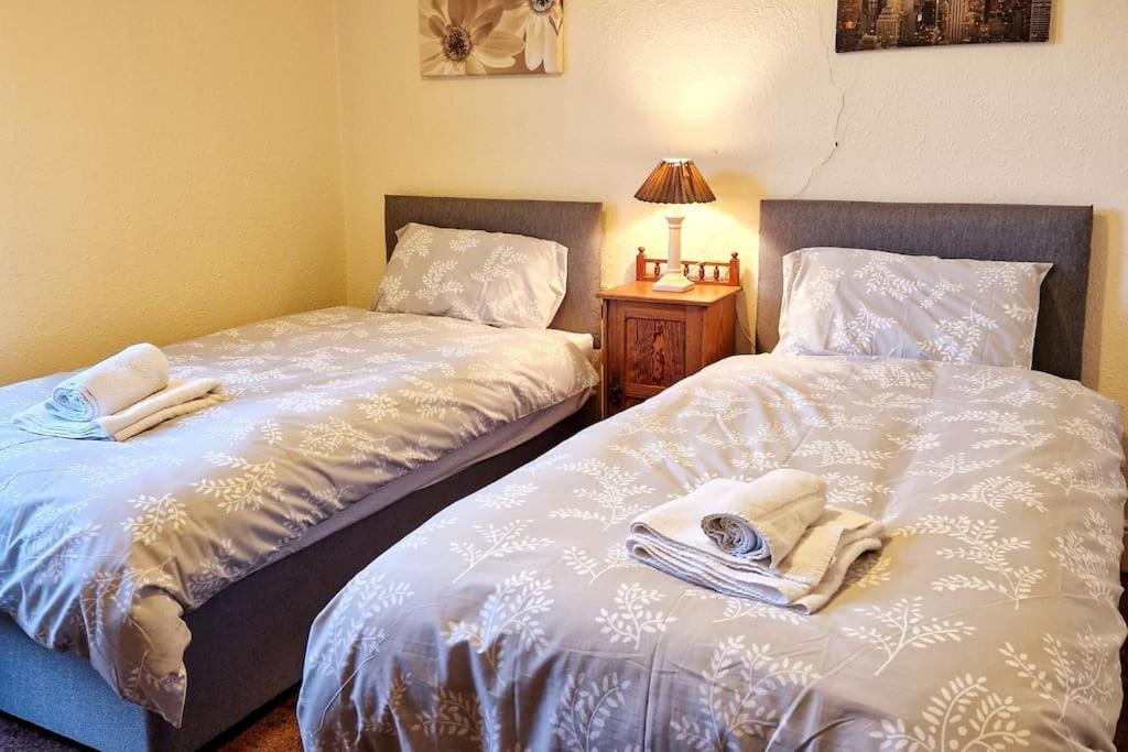 Tallis House, Sleeps 5, Near Centre, Free Parking, Long Or Short - By Nmb Holiday home *