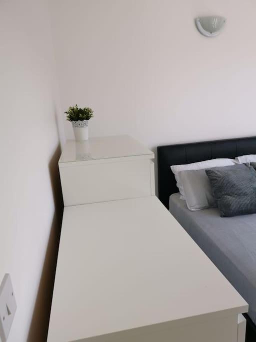 Dellehomes- Free Parking, Wfh, Family-friendly Apartment *