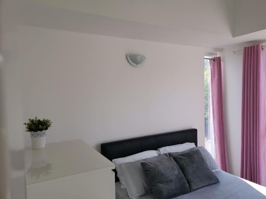 Dellehomes- Free Parking, Wfh, Family-friendly * Manchester