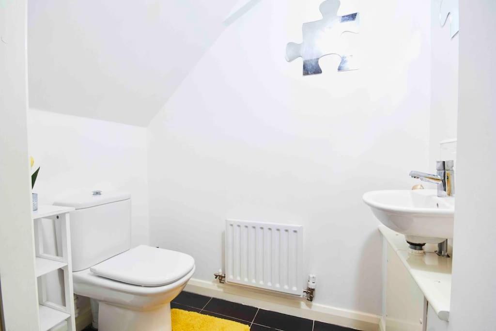 Dellehomes- Free Parking, Wfh, Family-friendly * Manchester