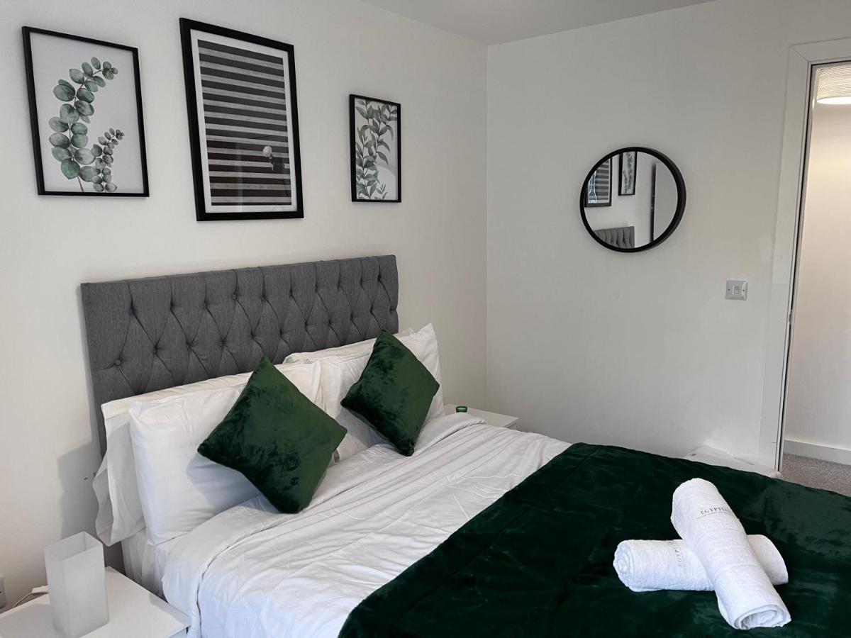 Luxury 2 Bed With Skyline Views. Manchester
