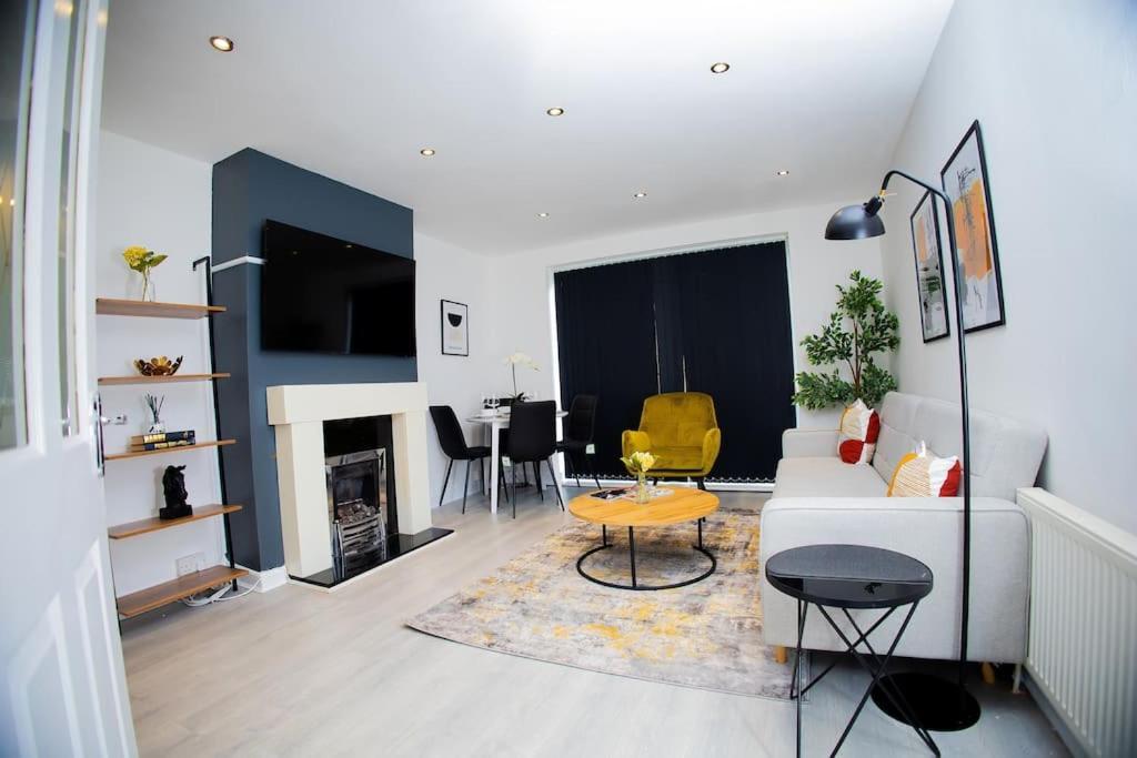Vakantiehuis Isinmi - Close To Mcr City *