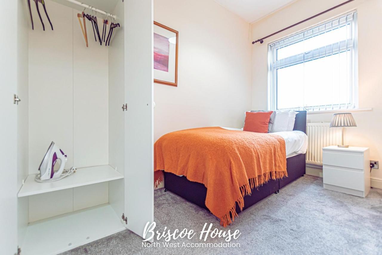 3br House In Manchester, Free Wifi, Parking, Ideal For Contractors Manchester