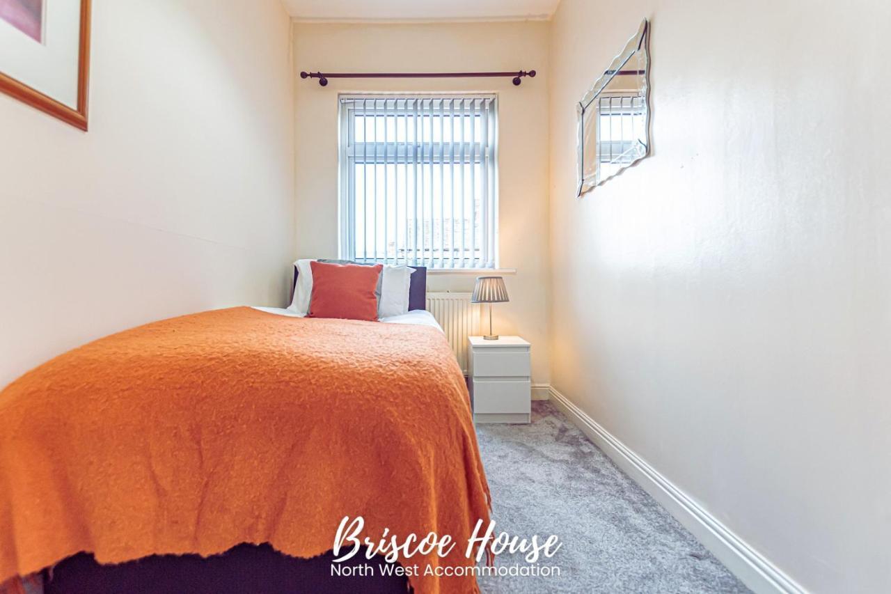 3br House In Manchester, Free Wifi, Parking, Ideal For Contractors Holiday home Manchester