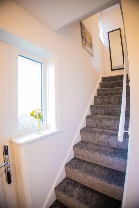 Vakantiehuis Isinmi - Close To Mcr City *