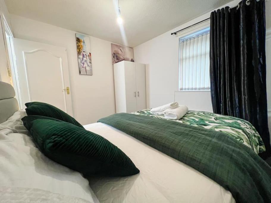 Vakantiehuis Adorable 2 Bed House Ideal For Family Of Four Manchester