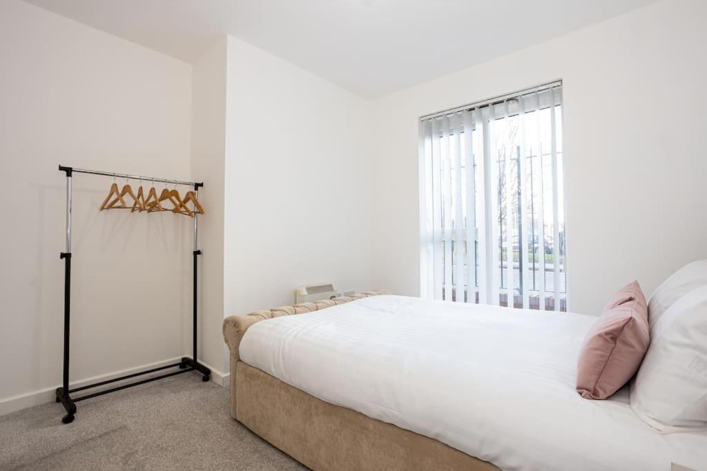 M5 Ordsall - Spacious 2 Bedroom City *