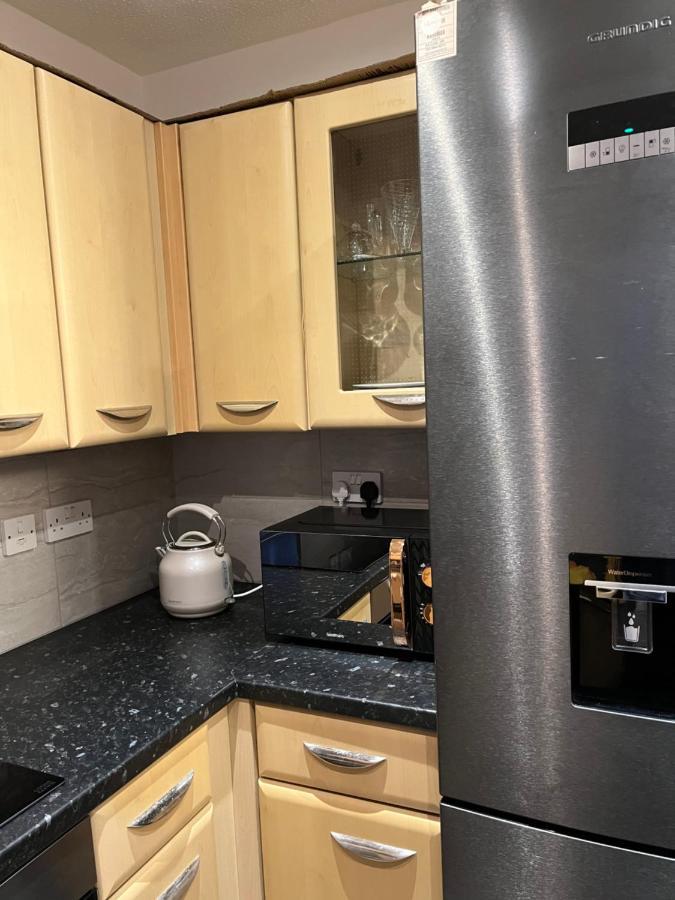 Entire House With Parking Apartment *