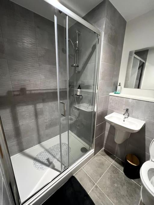Apartment Luxurious View In Salford *