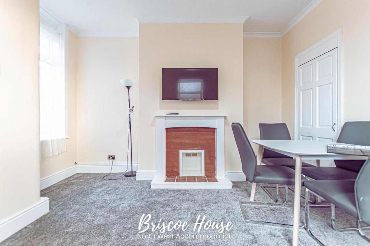3br House In Manchester, Free Wifi, Parking, Ideal For Contractors