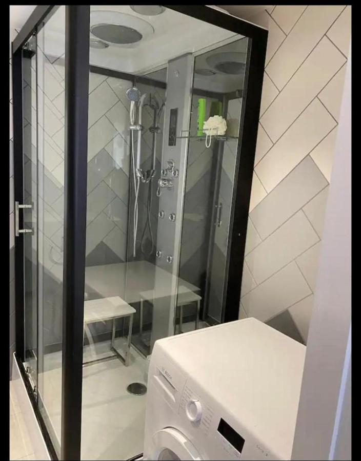 Appartement Studio - Stereo Shower Freeparking 5Min To Metro