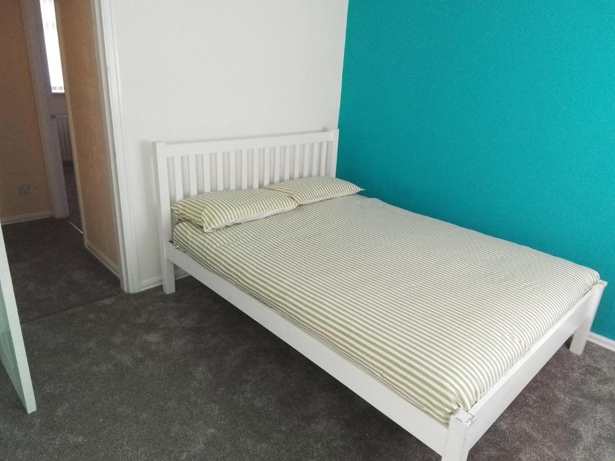 Entire 2 Bedroom House - Holiday home *