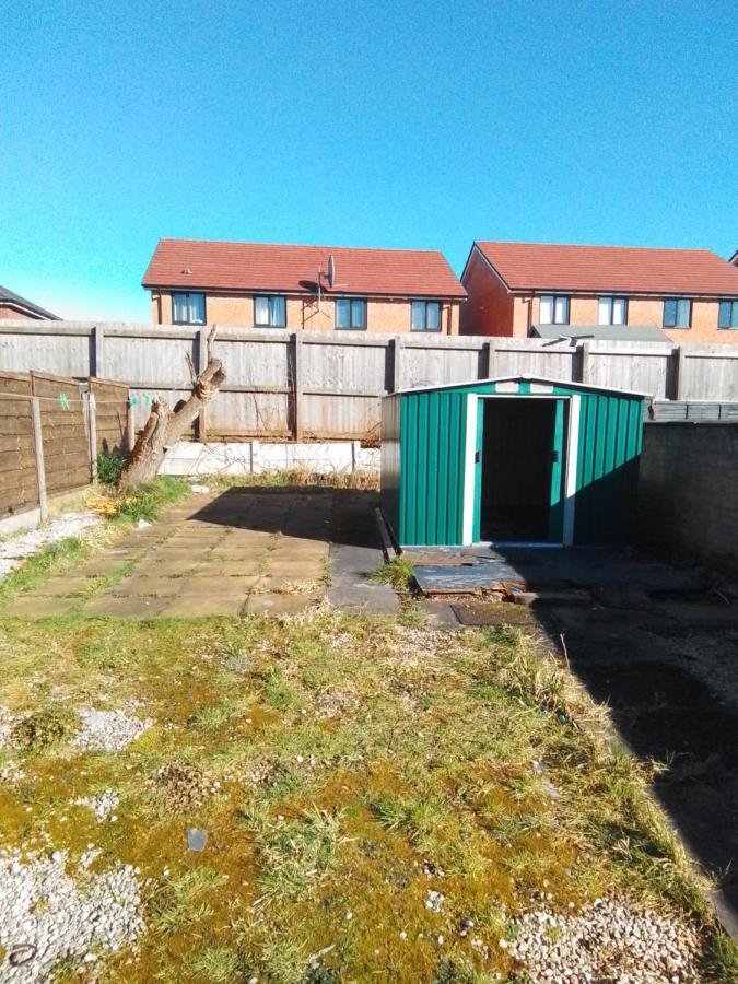 Entire 2 Bedroom House - Holiday home *