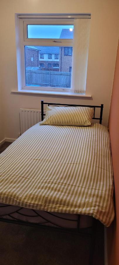 Entire 2 Bedroom House - Holiday home *