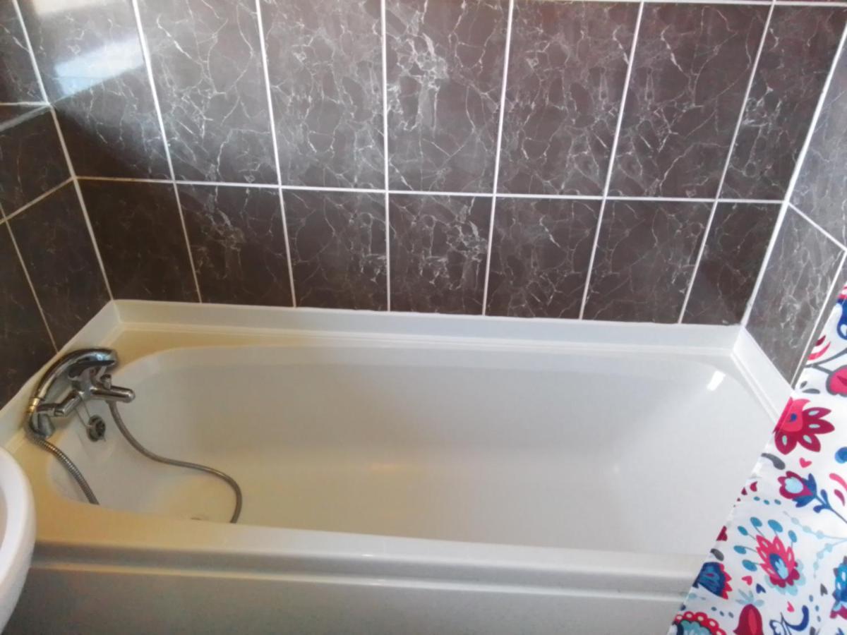 Entire 2 Bedroom House - Holiday home