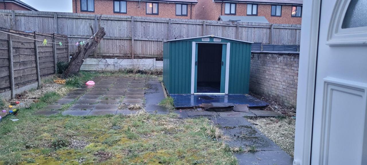 Entire 2 Bedroom House - Holiday home *