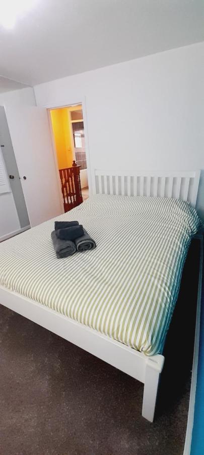 Entire 2 Bedroom House - Manchester