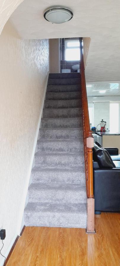 Entire 2 Bedroom House - Manchester
