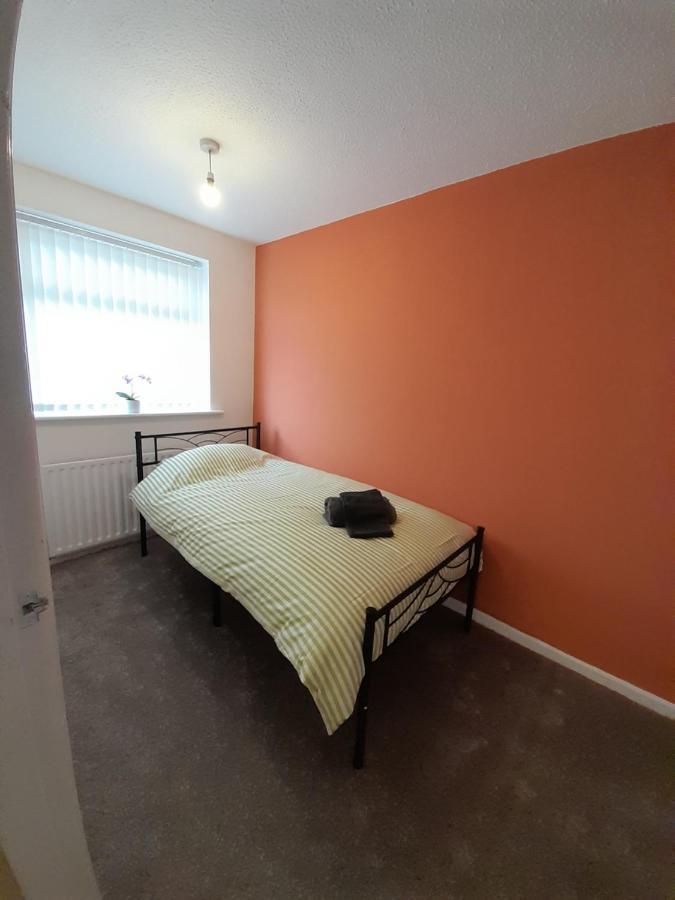 Entire 2 Bedroom House - Holiday home Manchester