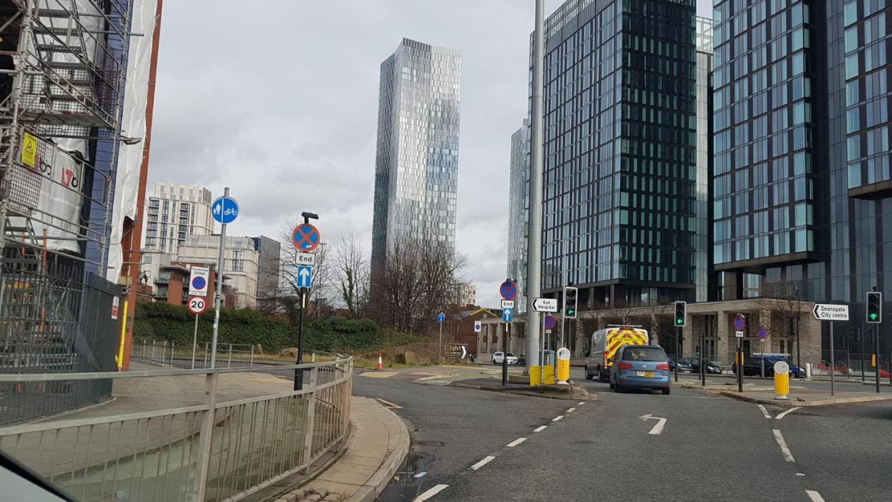 Luxury 2 Bed With Free Wi-fi & Parking