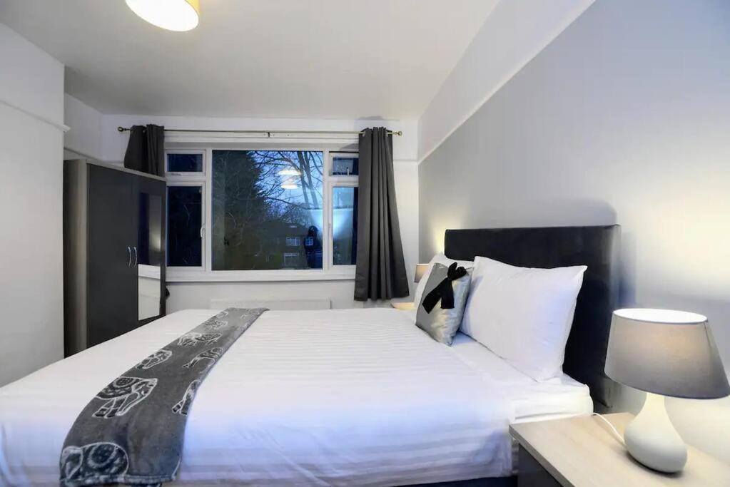 Victoria House - By Sigma Stays Apartment