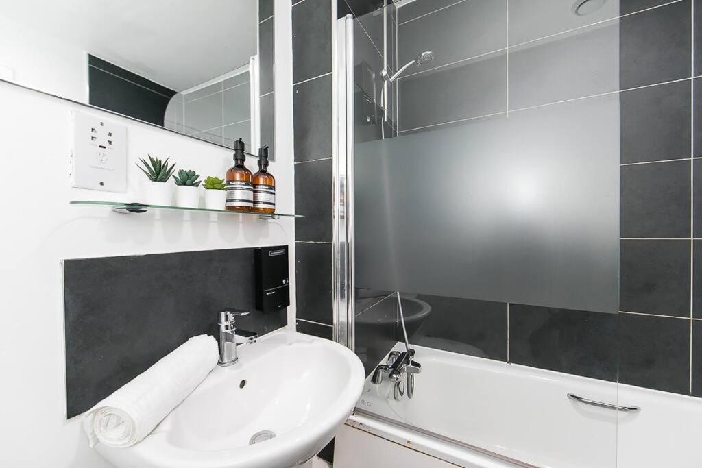Apartment 2 Bedroom Sleeps 6 Centre *