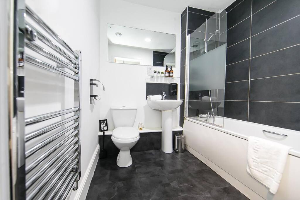 Apartment 2 Bedroom Sleeps 6 Centre Manchester