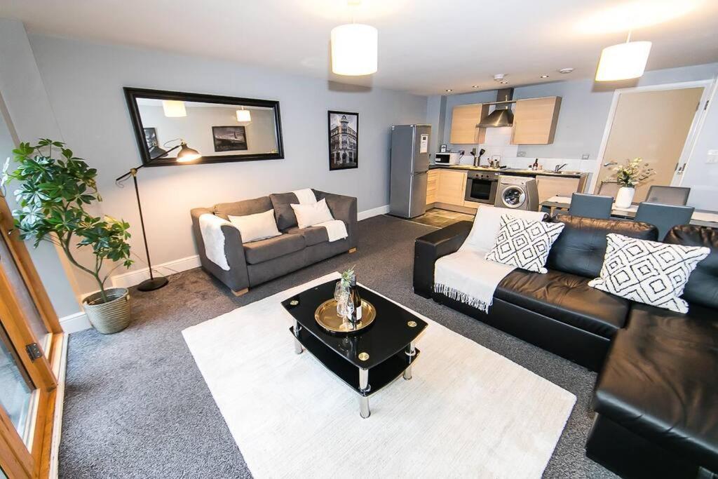 Apartment 2 Bedroom Sleeps 6 Centre